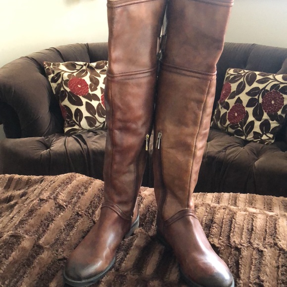 VINCE CAMUTO OVER THE KNEE DISTRESSED LEATHER RIDING BOOTS - Picture 6 of 12